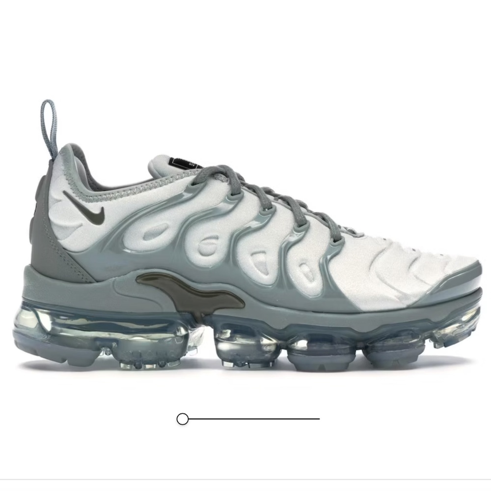 NIKE Vapormax Plus BRAND NEW Women’s 7